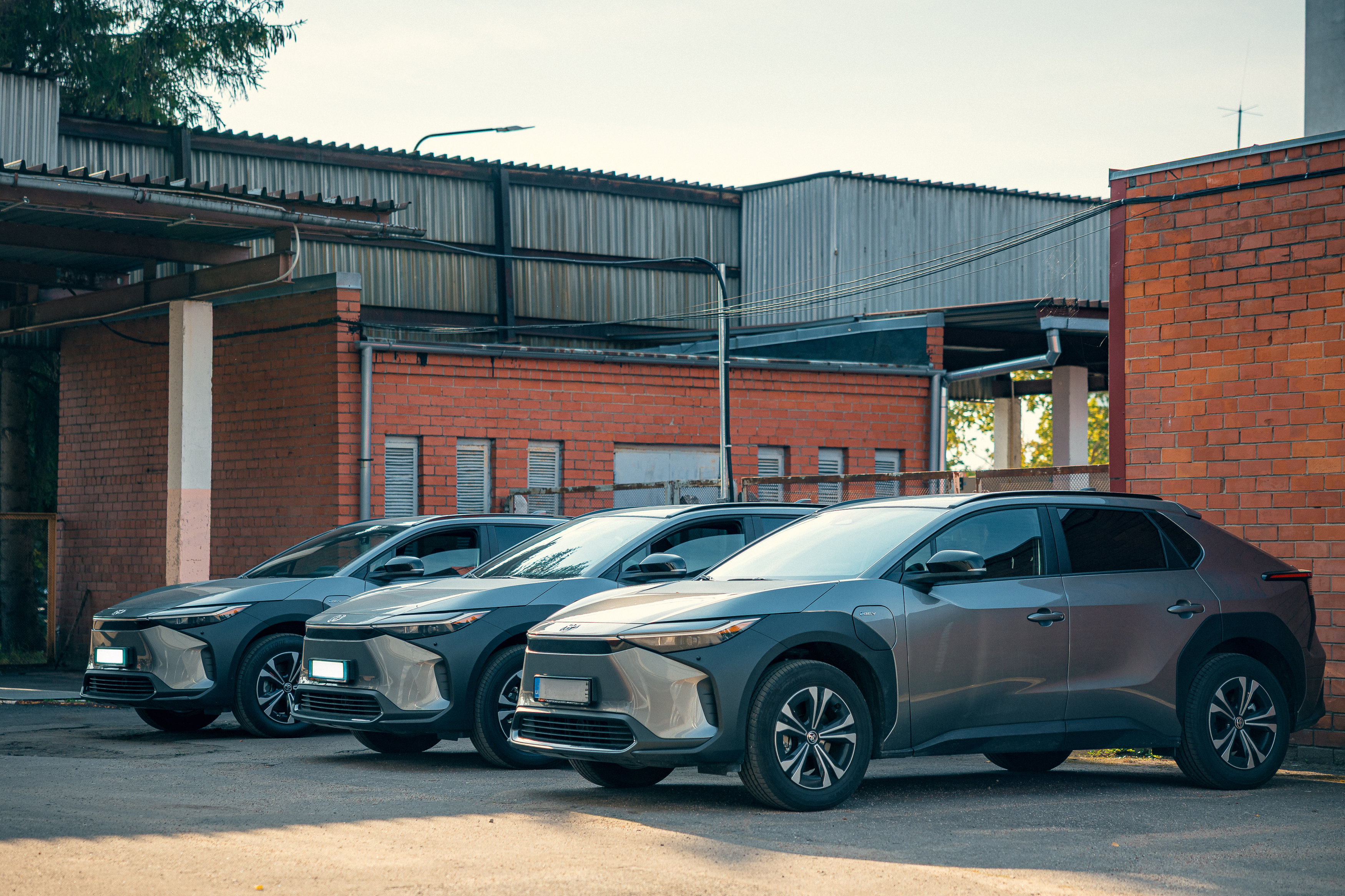 Nacionālie bruņotie spēki ievieš elektrisko transportu un uzlādes infrastruktūru