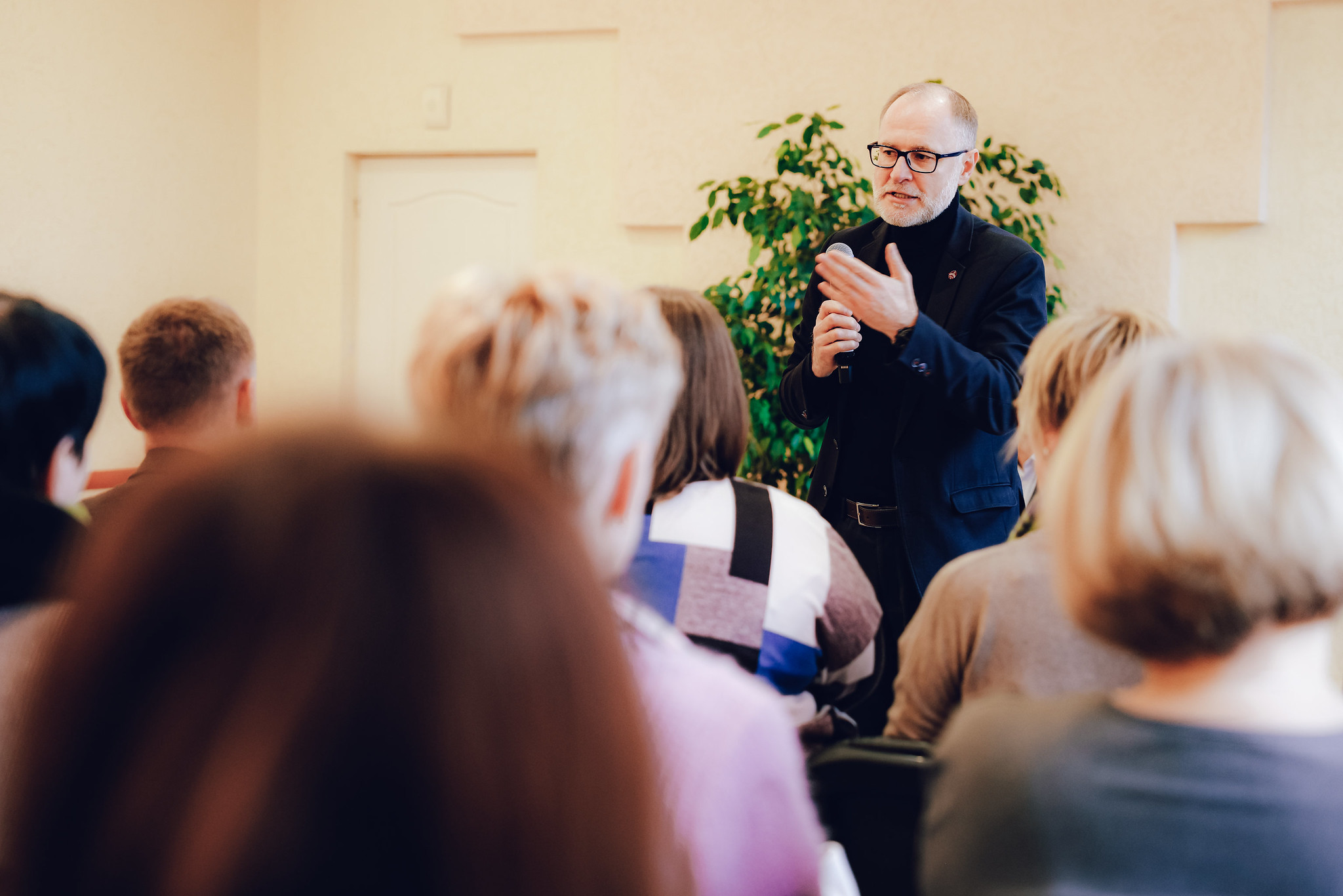 Aizsardzības ministrs reģionālajā vizītē Ludzā un Zilupē