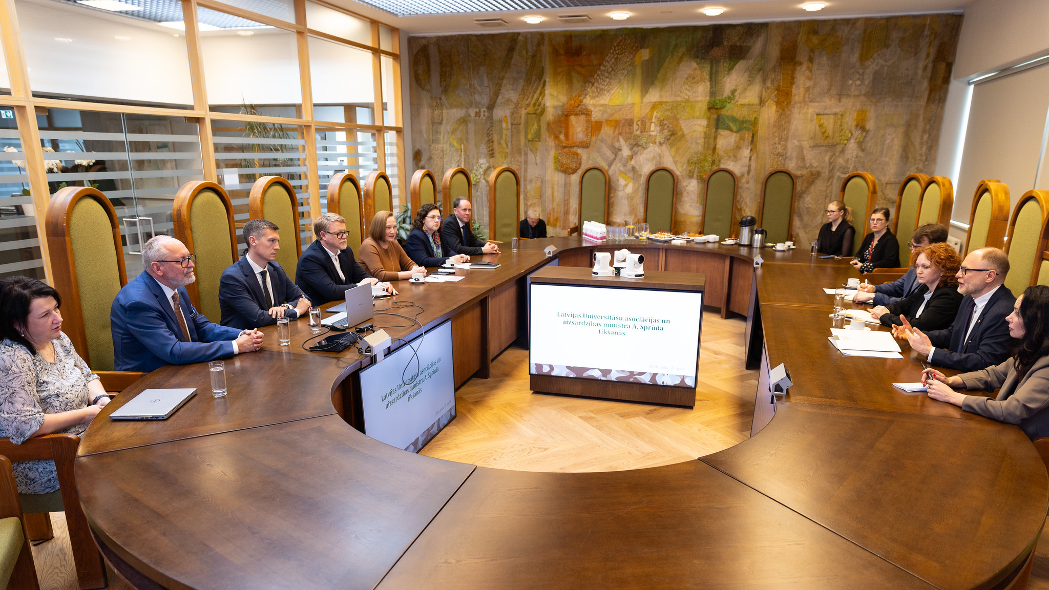 Aizsardzības ministrs un Latvijas Universitāšu asociācija stiprina sadarbību zinātnē un aizsardzībā