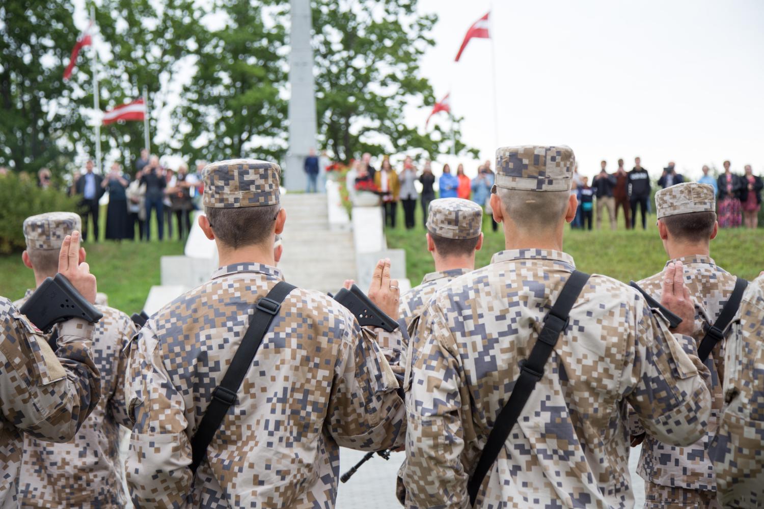 Militārās pamatapmācības kursa kursanti dos karavīra zvērestu