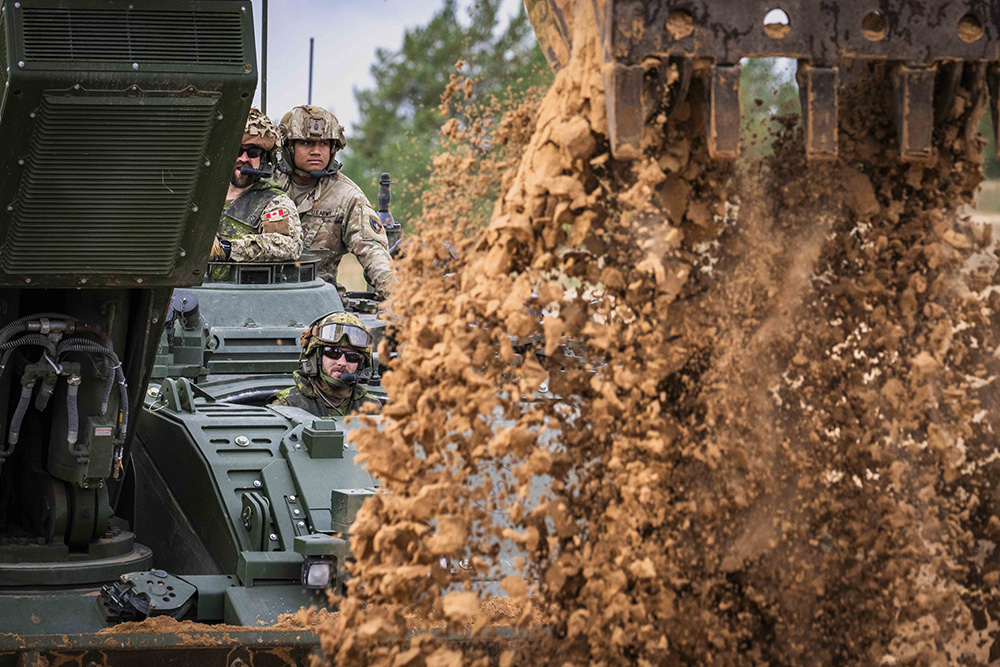 Ādažu poligonā norisinās NATO militāro inženieru mācības “Verboom VIII”
